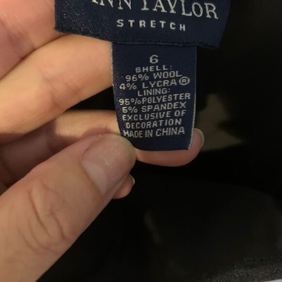Ann Taylor Wool Stretch Shell and Pencil Skirt Suit size 6 - Picture 5 of 10